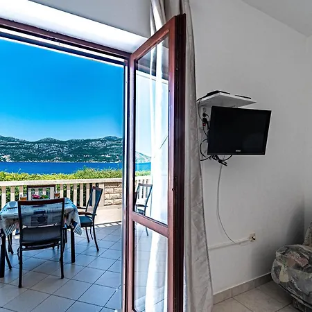 By The Sea Tri Zala, Korcula - 9237 *