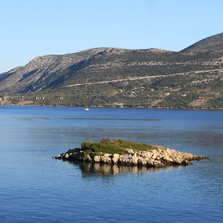 By The Sea Tri Zala, Korcula - 9237 アパート *