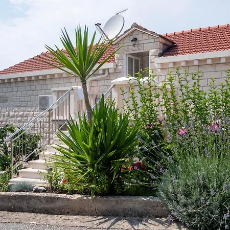 By The Sea Tri Zala, Korcula - 9237